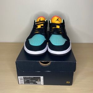 SOLD-Air Jordan 1 Low Aurora Green